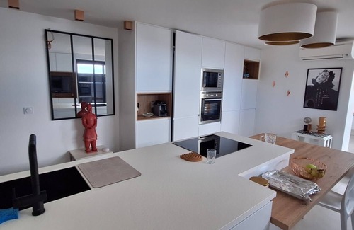 Le Trayas Apartment | Roof terrace apartment on the sea waterfront air conditioning wifi