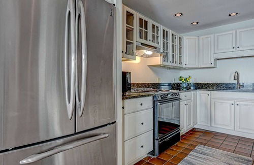 Historic District - North Condo | Roof Top Deck With Views of the Savannah River!