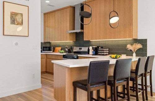 Historic Filipinotown House | Rooftop 3B 3BA House Near Dodger Stadium and DTLA