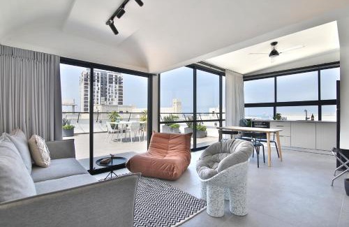 Haifa Apartment | ROOFTOP 42 - Penthouse Duplex