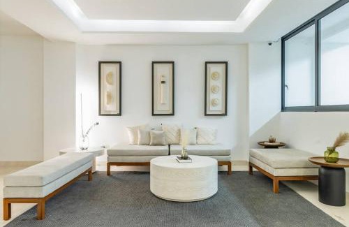Gonzalo Guerrero Apartment | Rooftop Bliss, Steps from Playas Best Beach