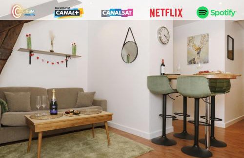 Senlis Apartment | ROOFTOP - COSY FLAT Centre Senlis