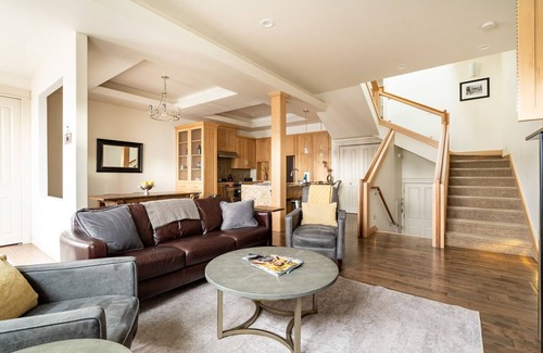 Bend Apartment | Rooftop Deck Walk to River Downtown Fire pit