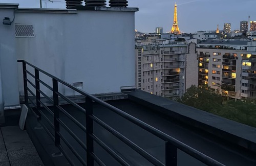 Auteuil Apartment | Rooftop Eiffel Tower