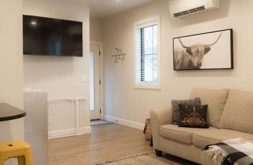 Heart of Missoula House | Rooftop Guest House with Hot Tub