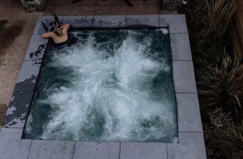 Heart of Missoula House | Rooftop Guest House with Hot Tub