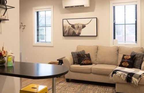 Heart of Missoula House | Rooftop Guest House with Hot Tub