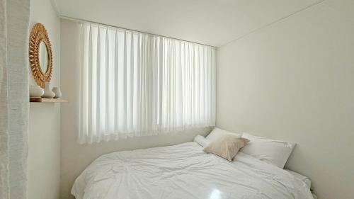 Yeonnam-dong Apartment | Rooftop J-Park Stay