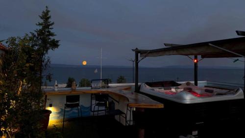 Nees Pagases Apartment | Rooftop Loft with Hydromassage