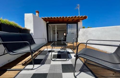 Bastide Saint-Louis Apartment | Rooftop N°38 - Rooms et Studios - Vue Cité Médiévale