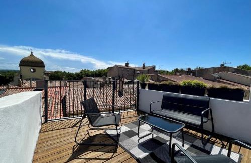 Bastide Saint-Louis Apartment | Rooftop N°38 - Rooms et Studios - Vue Cité Médiévale