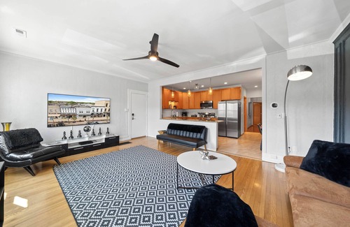 Lake Geneva Apartment | Rooftop On Main-Downtown Lake Geneva!