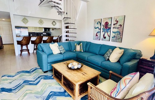Nazareth Condo | ROOFTOP PATIO! Updated, Spacious 3 Bdrm, plus TENNIS!