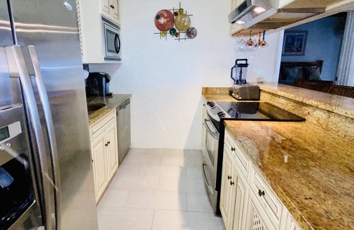 Nazareth Condo | ROOFTOP PATIO! Updated, Spacious 3 Bdrm, plus TENNIS!