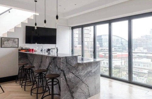 Vincent Square Apartment | Rooftop Penthouse in the heart of London