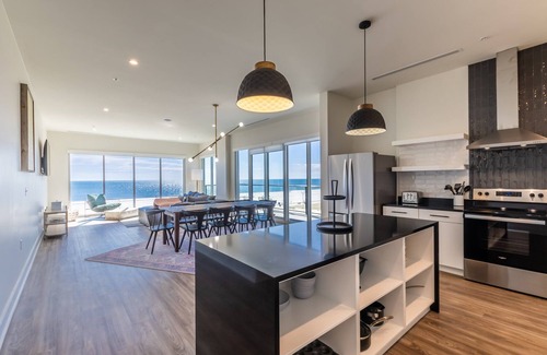 Gulf Shores Condo | RoofTop Pool | BeachFront Unit | Direct Beach Access at Gulf Place