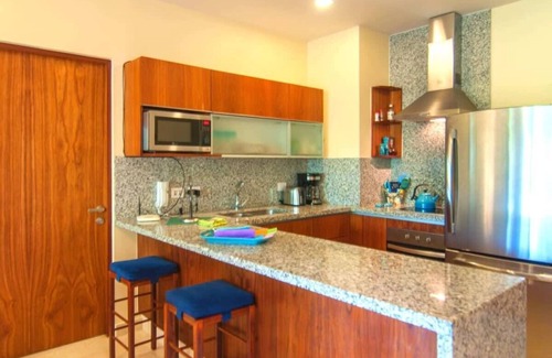 Gonzalo Guerrero Apartment | Rooftop Pool Oasis Steps to Beach, Jungle Views
