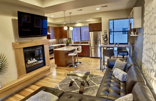 Highland House | Rooftop Retreat-modern townhome in the heart of LoHi- roof deck-walk everywhere!