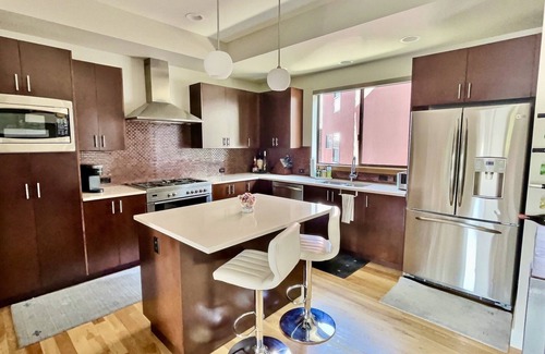 Highland House | Rooftop Retreat-modern townhome in the heart of LoHi- roof deck-walk everywhere!