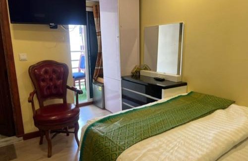 Male House | Rooftop Rooms