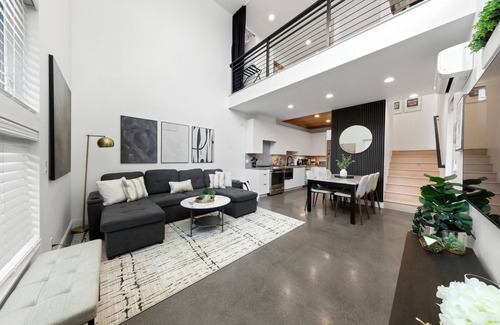 South Lake Union House | Rooftop~Space Needle & Seattle Views~Walkable