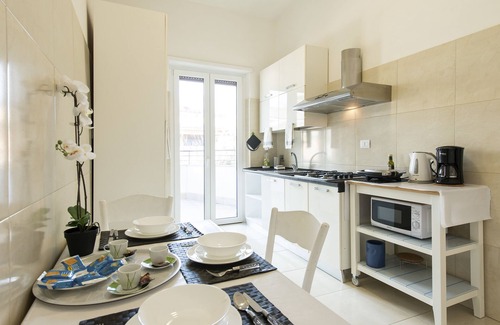 Quartiere XIII Aurelio Apartment | Rooftop up to 9 pers. with Panoramic Terrace, close to Vatican & San Peter