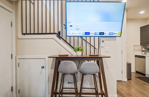 Green Lake House | Rooftop Vibes! | Greenlake | UW Near Down Town