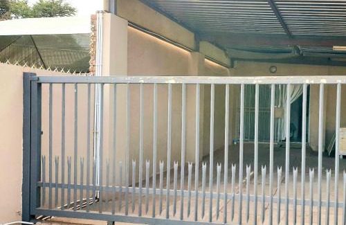 Kathu Apartment | Rooibok 4