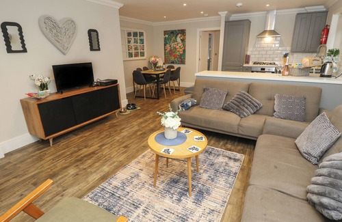 Rookley Cottage | Rookley Lake Cottage