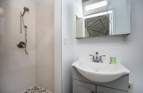 Clermont Apartment | Room 03 - Lake Sumner