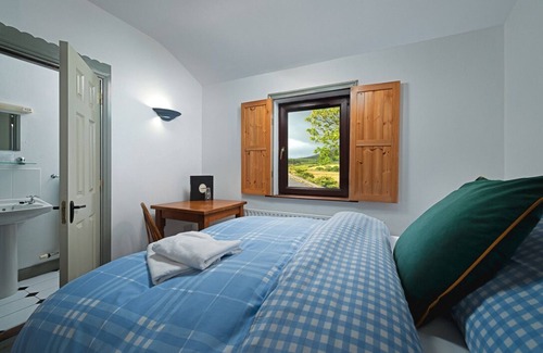 Ballyferriter House | Room 1 - Blackberry - Tig Bhric and West Kerry Brewery, An Riasc Ballyferriter