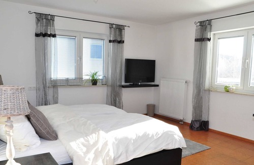 Aldingen Cottage | Room 1 - Pension N37 - modern furnished rooms in a quiet location