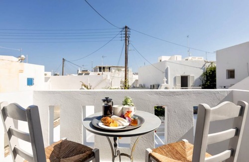 Paros Apartment | Room 11 @ Pelican Paros in the Old Town!
