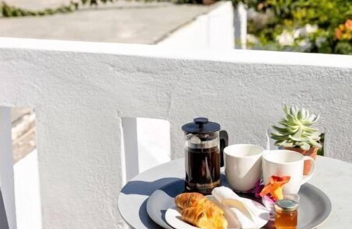Paros Apartment | Room 11 @ Pelican Paros in the Old Town!