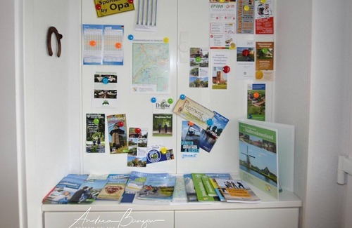 Sudbrookmerland Cottage | Room 2, EB, shared shower/toilet, 1 bedroom - guest room Lütje Huske