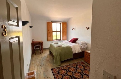 Ballyferriter House | Room 3 - Elderfower - Tig Bhric and West Kerry Brewery, An Riasc Ballyferriter