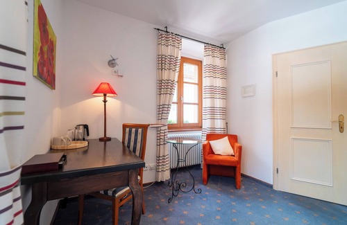 St. Blasien Apartment | Room '3' with Shared Garden and Wi-Fi