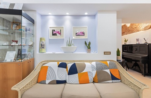 Oristano Historic Centre Apartment | Room '3' with Wi-Fi and Air Conditioning
