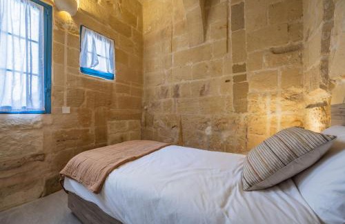 Gharb House | Room 6 - Family room x 3 by Solea