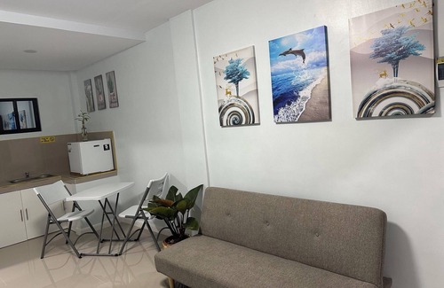 San Lorenzo Apartment | Room 803 @ Pennington Inn, Guimaras