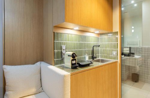 Strasbourg -Saint-Denis Apartment | Room Aboukir, Paris Centre