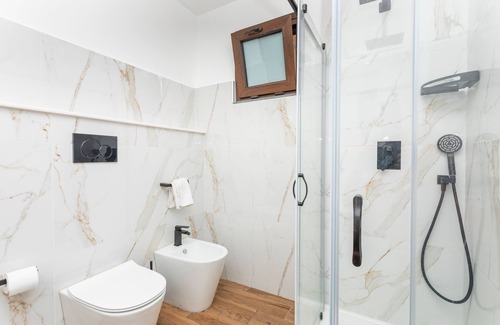 Acireale Apartment | Room 'Balestrate' with Balcony, Wi-Fi and Air Conditioning