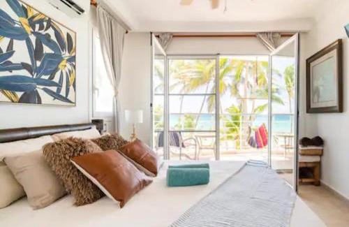 El Cortecito House | Room beach-front with private bathroom -Adults only