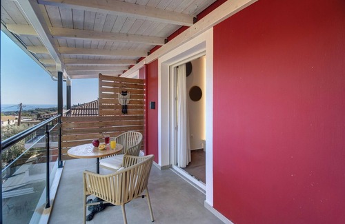 Anthousa Apartment | Room 'Deluxe Loft - C' with Shared Terrace, Wi-Fi and Air Conditioning