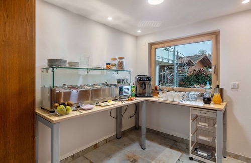Bad Bellingen Apartment | Room 'Doppelzimmer 3 - Chardonnay' with Shared Terrace, Shared Garden and Wi-Fi