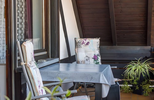 Sasbachwalden Apartment | Room 'Doppelzimmer Nr 4' with Shared Garden, Balcony and Wi-Fi