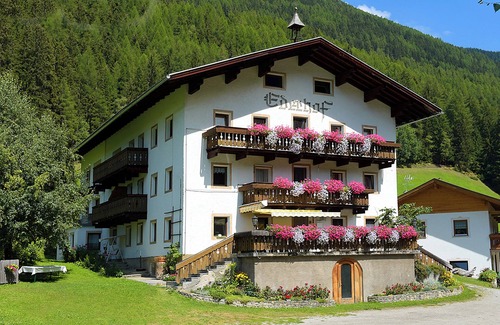 Valle Aurina Apartment | Room 'Ederhof 2' with Mountain View, Shared Terrace and Wi-Fi