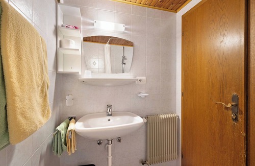 Valle Aurina Apartment | Room 'Ederhof 2' with Mountain View, Shared Terrace and Wi-Fi