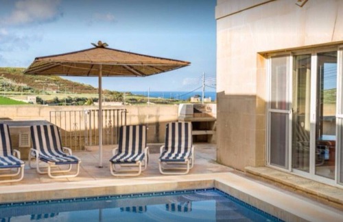 Ta' Għammar Bed & Breakfast | ROOM FOR 3 PEOPLE WITH PRIVATE BATH