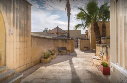Ta' Għammar Bed & Breakfast | ROOM FOR 4 PEOPLE WITH BATHROOM